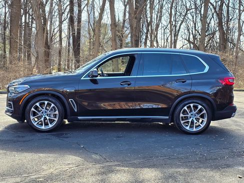 Used 2023 BMW X5 xDrive45e w/ Executive Package image 3