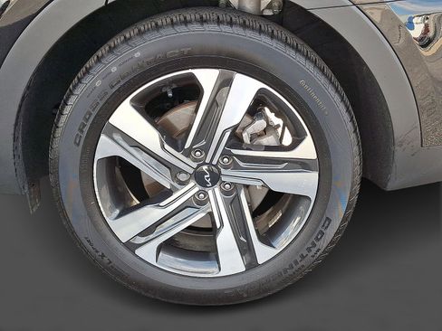 Certified 2023 Kia Sorento EX image 7