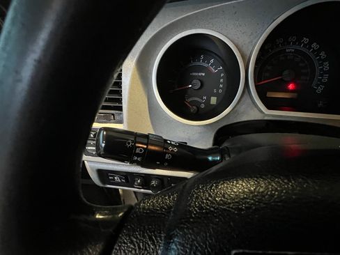 Used 2009 Toyota Tundra 4x4 CrewMax image 20