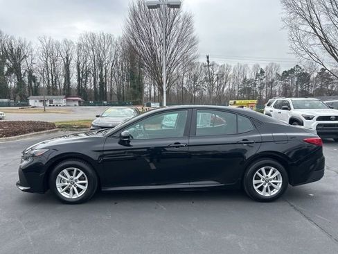 Used 2025 Toyota Camry LE image 8