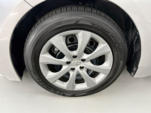 Used 2025 Toyota Corolla LE FWD image 35
