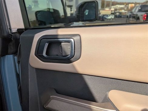 Used 2022 Ford Bronco Wildtrak image 35