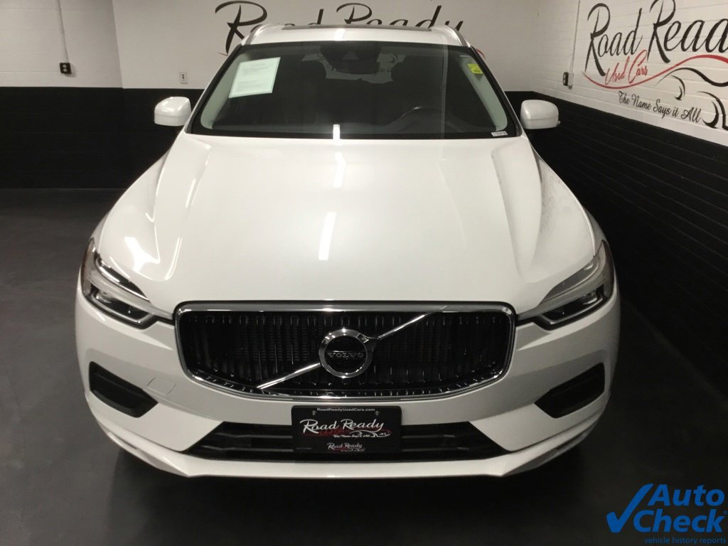 Used 2018 Volvo XC60 T5 Momentum w/ Vision Package AWD/4WD image 4