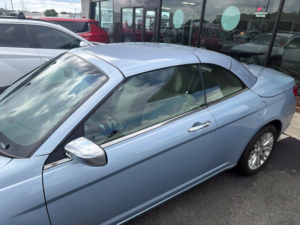Used 2014 Chrysler 200 Limited FWD image 7