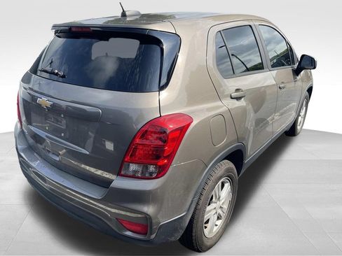 Used 2020 Chevrolet Trax LS w/ Tint and Cruise Package FWD image 5
