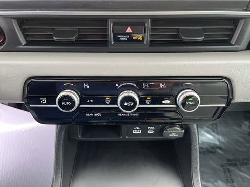 Used 2023 Honda Pilot LX image 18