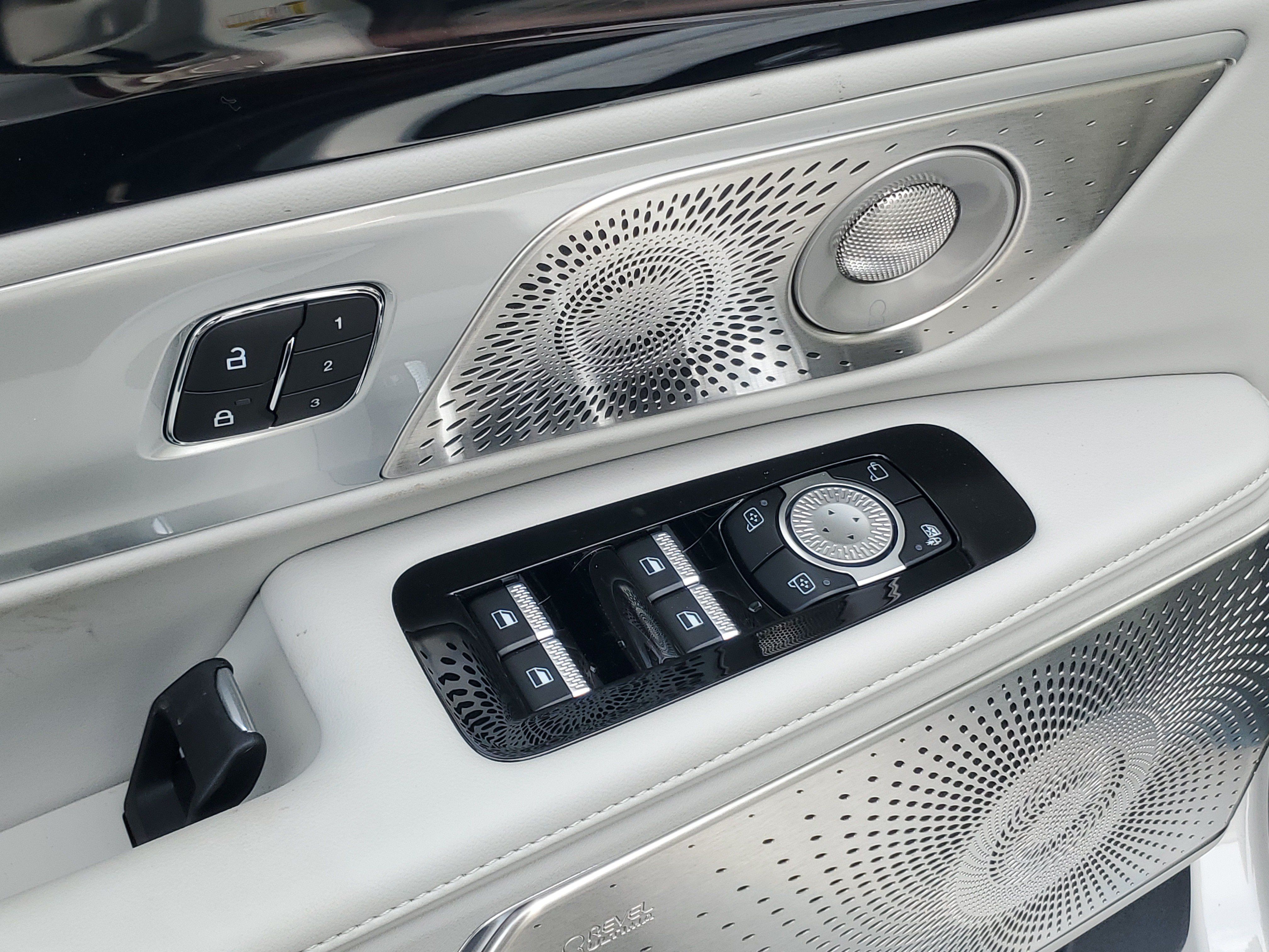 New 2026 Lincoln Nautilus Reserve AWD/4WD image 9
