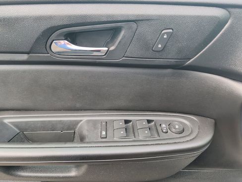 Used 2015 Chevrolet Traverse LT image 10