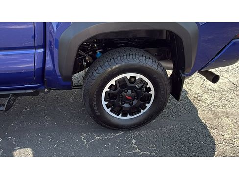 Used 2024 Toyota Tacoma TRD Off-Road w/ TRD Off Road Premium Package AWD/4WD image 11