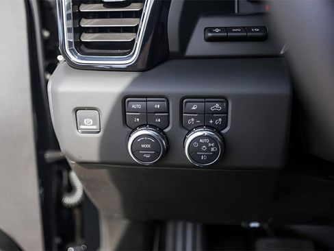 Used 2025 GMC Sierra 1500 Denali image 18