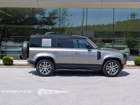 Used 2024 Land Rover Defender 110 X AWD/4WD image 7