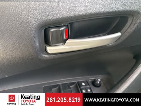 Used 2020 Toyota Corolla LE image 12