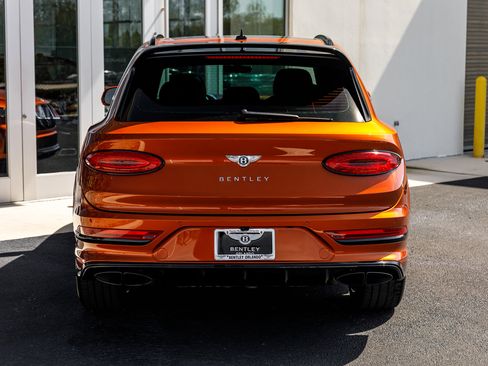 Used 2021 Bentley Bentayga image 16