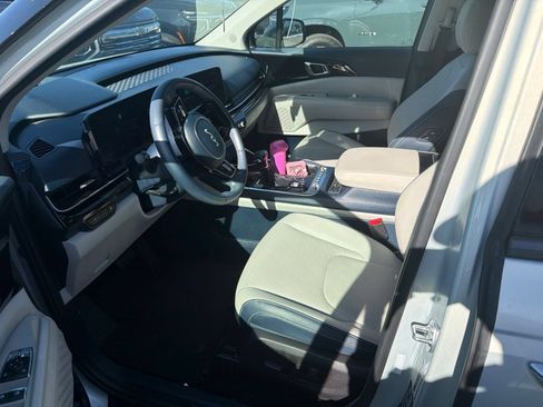 Used 2025 Kia Carnival SX Prestige FWD image 4