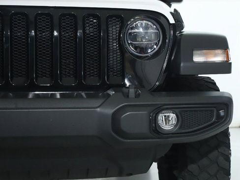 Used 2022 Jeep Wrangler Willys image 7