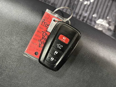 Certified 2021 Toyota RAV4 Limited image 32