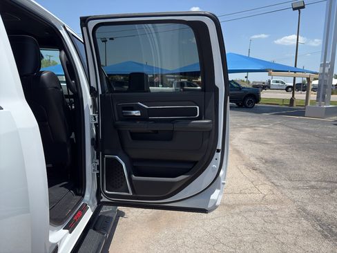 Used 2025 RAM 2500 Laramie w/ Night Edition AWD/4WD image 17