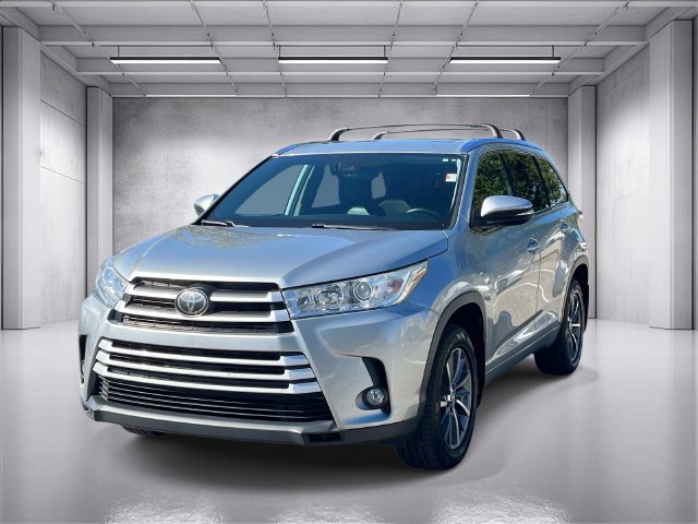 Used 2018 Toyota Highlander XLE AWD/4WD image 7
