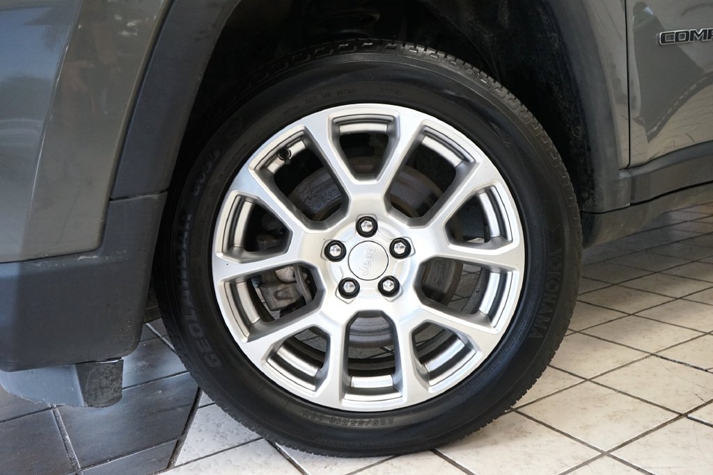 Used 2023 Jeep Compass Latitude AWD/4WD image 48