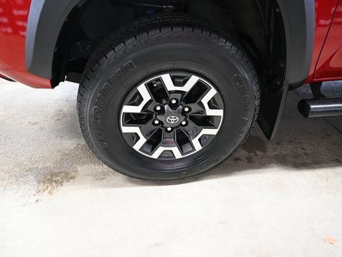 Used 2018 Toyota Tacoma TRD Off-Road image 29
