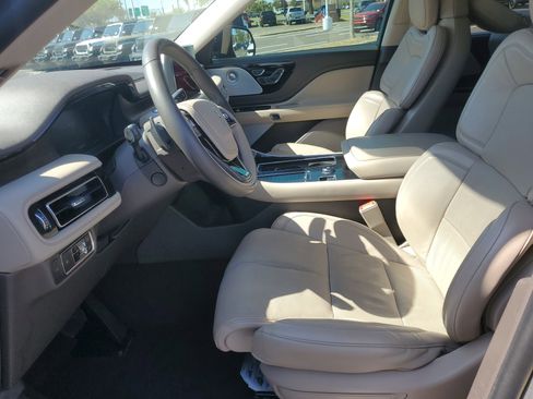 Used 2022 Lincoln Aviator Reserve w/ Equipment Group 201A AWD/4WD image 11