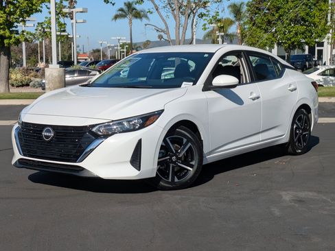 Used 2025 Nissan Sentra SV image 1