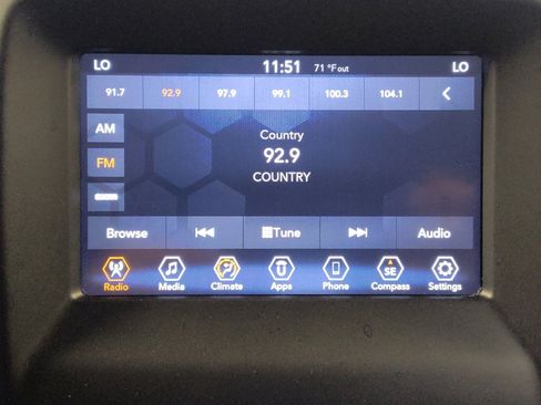 Used 2018 Jeep Compass Sport w/ Tech Group FWD image 25