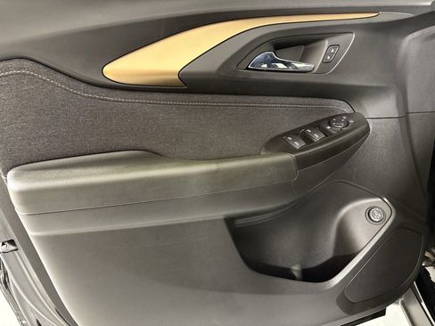 Used 2021 Chevrolet TrailBlazer ACTIV w/ Sun and Liftgate Package image 12