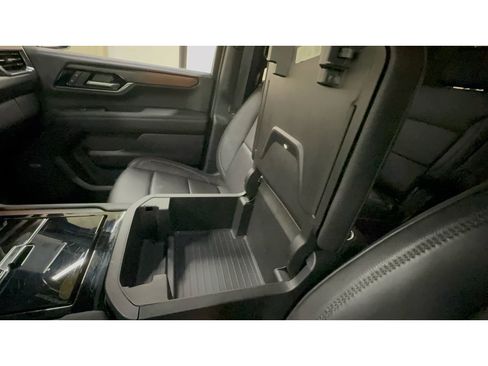 Certified 2025 GMC Yukon Denali AWD/4WD image 42