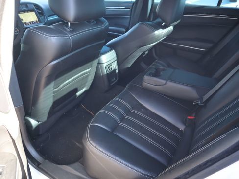 Used 2023 Chrysler 300 S image 9