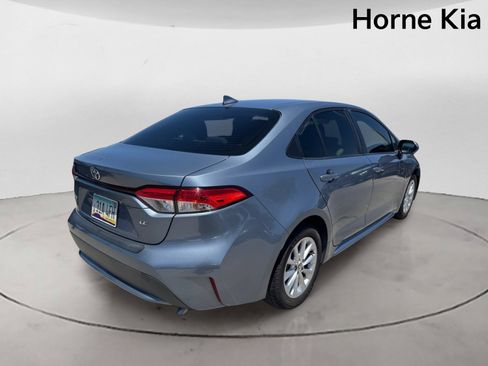 Used 2022 Toyota Corolla LE w/ LE Premium Package FWD image 4