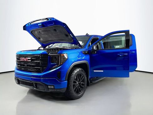 Used 2024 GMC Sierra 1500 Elevation w/ Elevation Premium Package AWD/4WD image 19