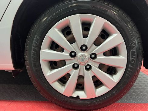 Used 2017 Nissan Sentra S image 10