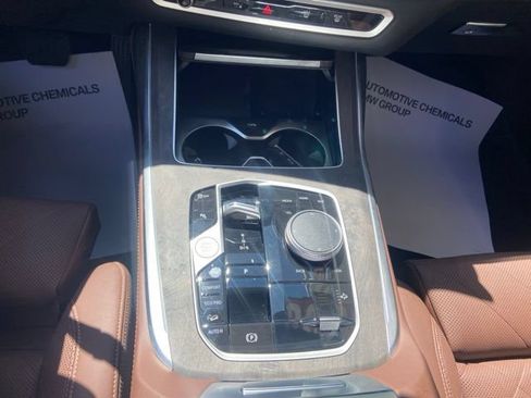 Used 2024 BMW X7 xDrive40i w/ Premium Package AWD/4WD image 13