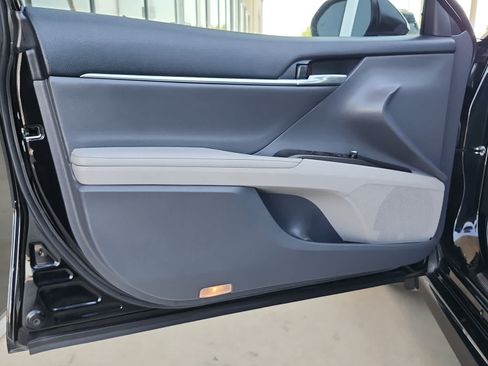 Used 2021 Toyota Camry XSE FWD image 8