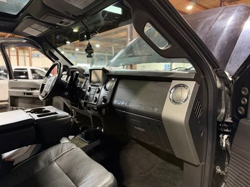Used 2016 Ford F250 Lariat w/ Chrome Package AWD/4WD image 18