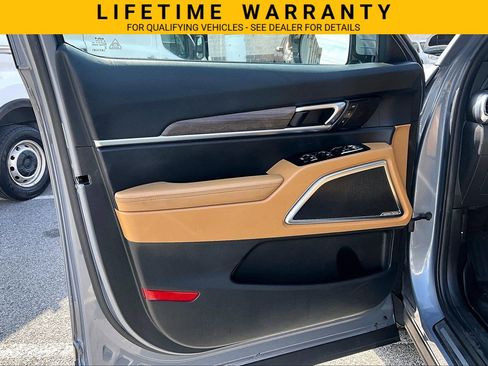 Used 2022 Kia Telluride SX w/ Towing Package FWD image 19