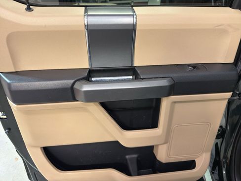 Used 2016 Ford F150 XLT w/ Equipment Group 302A Luxury image 29