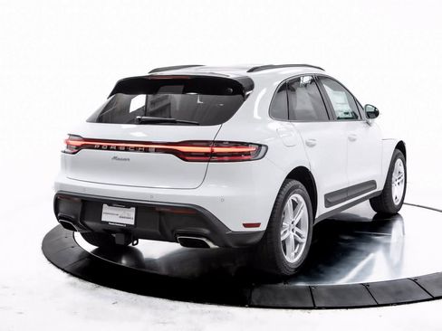 Certified 2025 Porsche Macan image 7