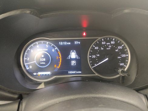 Used 2020 Nissan Versa SR w/ Convenience Package FWD image 23