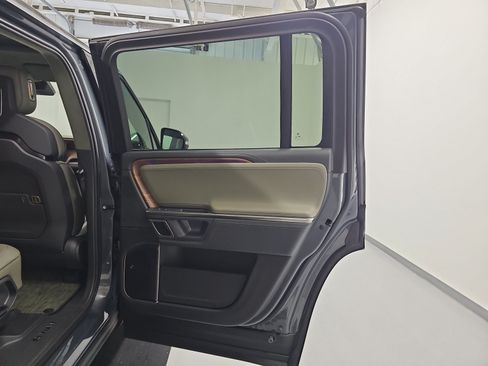 Used 2024 Rivian R1S Adventure AWD/4WD image 19