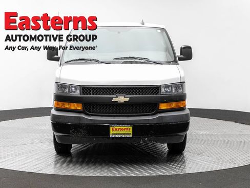 Used 2019 Chevrolet Express 2500 Extended RWD image 2