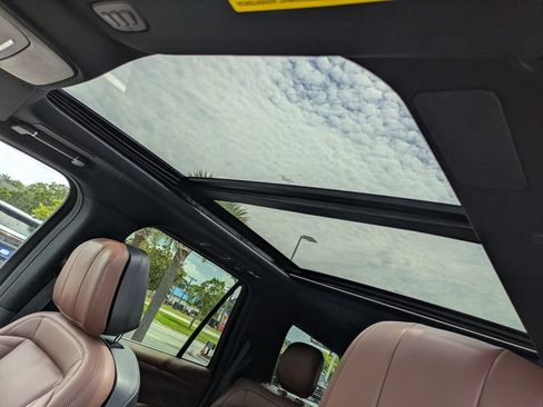 Used 2025 Lincoln Navigator Reserve AWD/4WD image 21