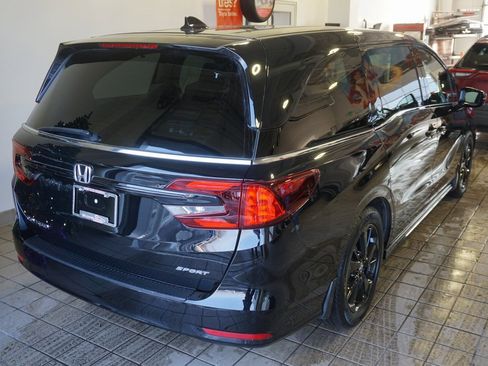 Used 2023 Honda Odyssey Sport image 18