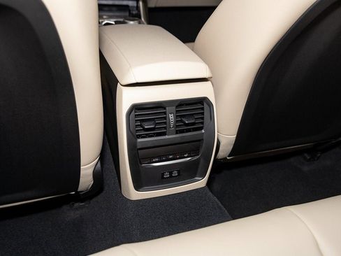 New 2026 BMW 330i xDrive Sedan w/ Convenience Package image 36