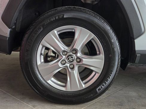 Certified 2025 Toyota RAV4 XLE AWD/4WD image 5
