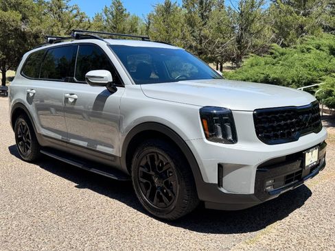 Used 2025 Kia Telluride SX Prestige X-Pro AWD/4WD image 3