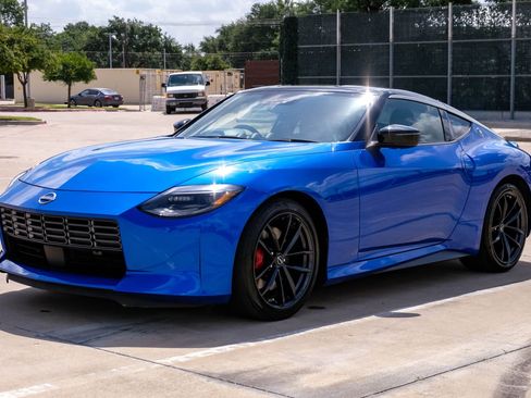 Used 2023 Nissan Z w/ Floor Mat Package (L93) RWD image 6