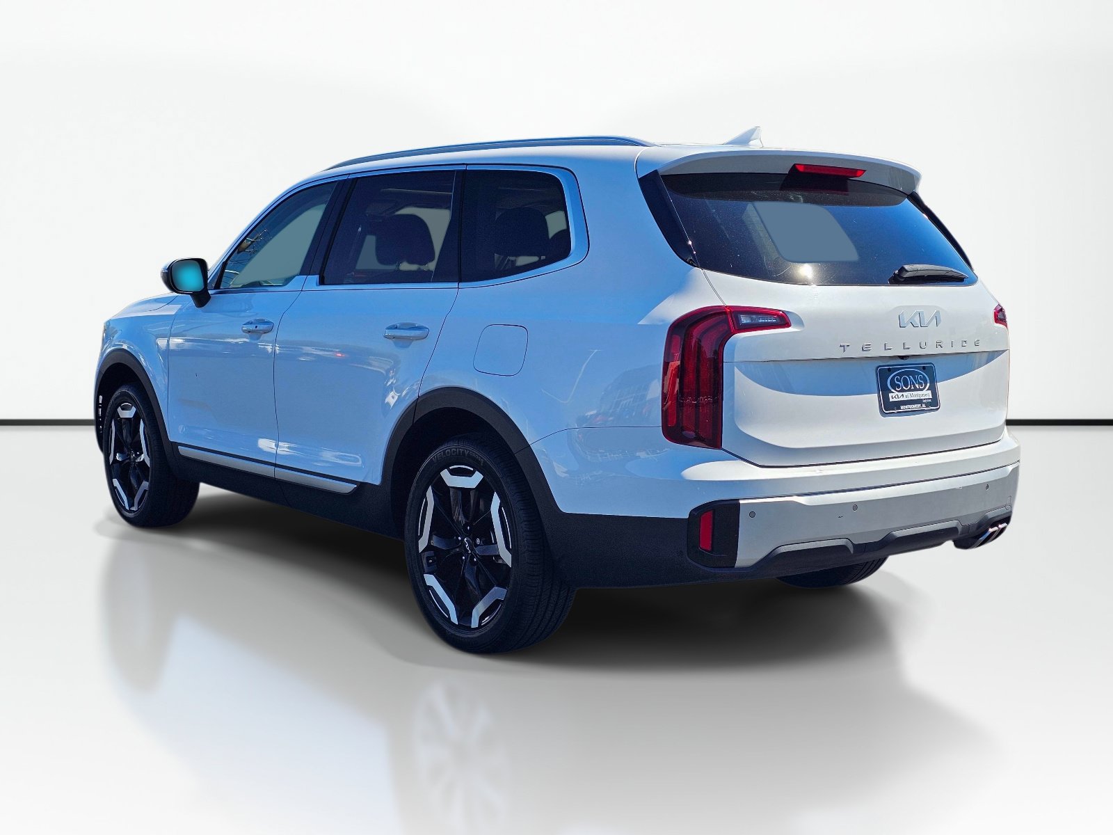 Certified 2024 Kia Telluride S w/ S Sunroof Package FWD image 5