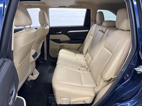 Used 2015 Toyota Highlander XLE image 40
